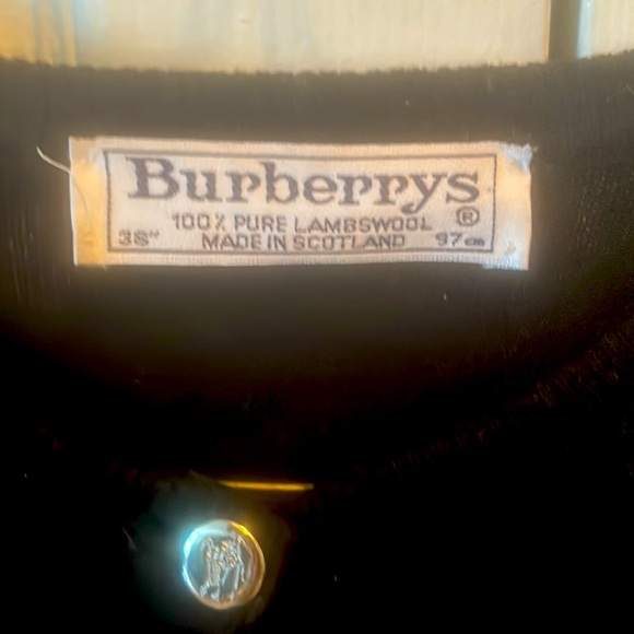 Vintage Black/Red Burberrys Sweater - Picture 3 of 3